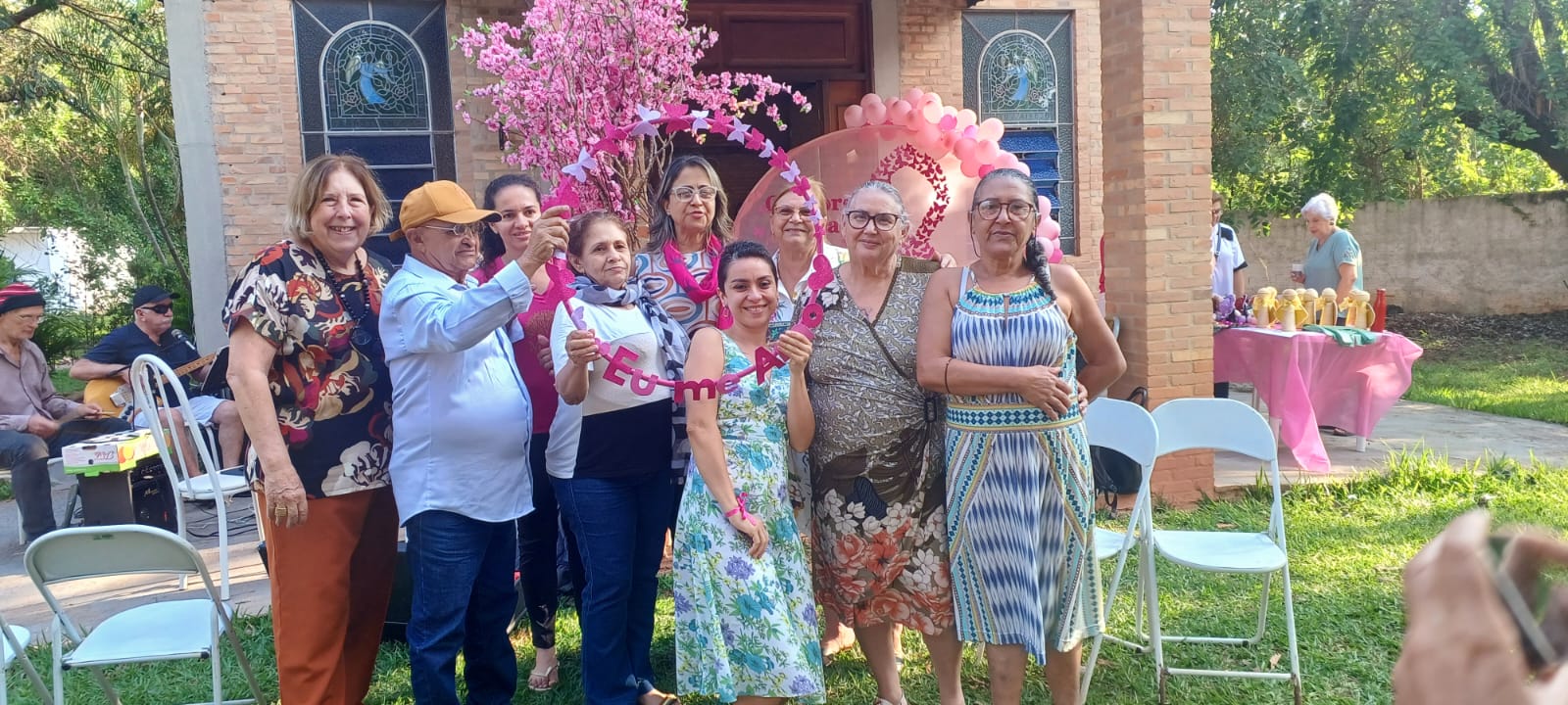 Palestras e show marcam homenagem do Bom Pastor às colaboradoras do  Outubro Rosa