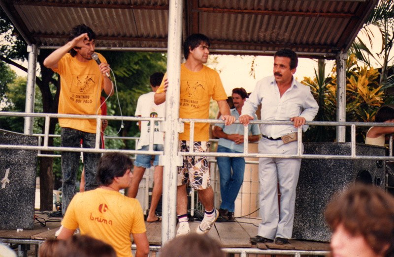 6º Registro do Boi  Falô: 1ª Festa  em 1988 (introdução do “Toninho” – por Antoniolli e Atílio)