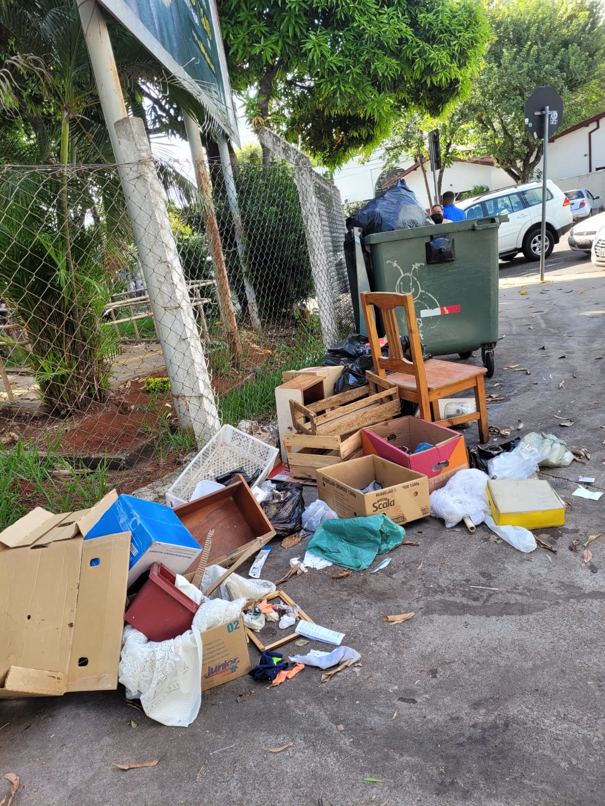 Baronenses acham “ruim” a Coleta de Lixo em Barão