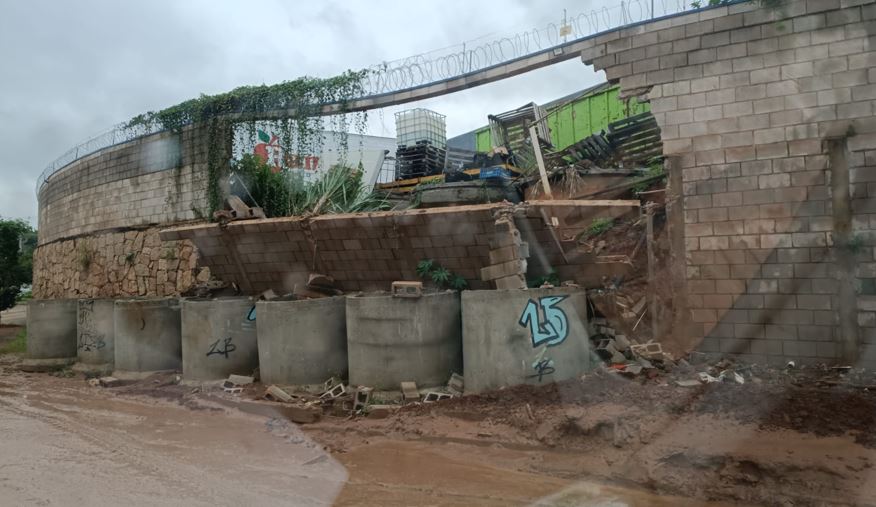 Fortes chuvas derrubam muros e causam alagamentos em Barão e Região